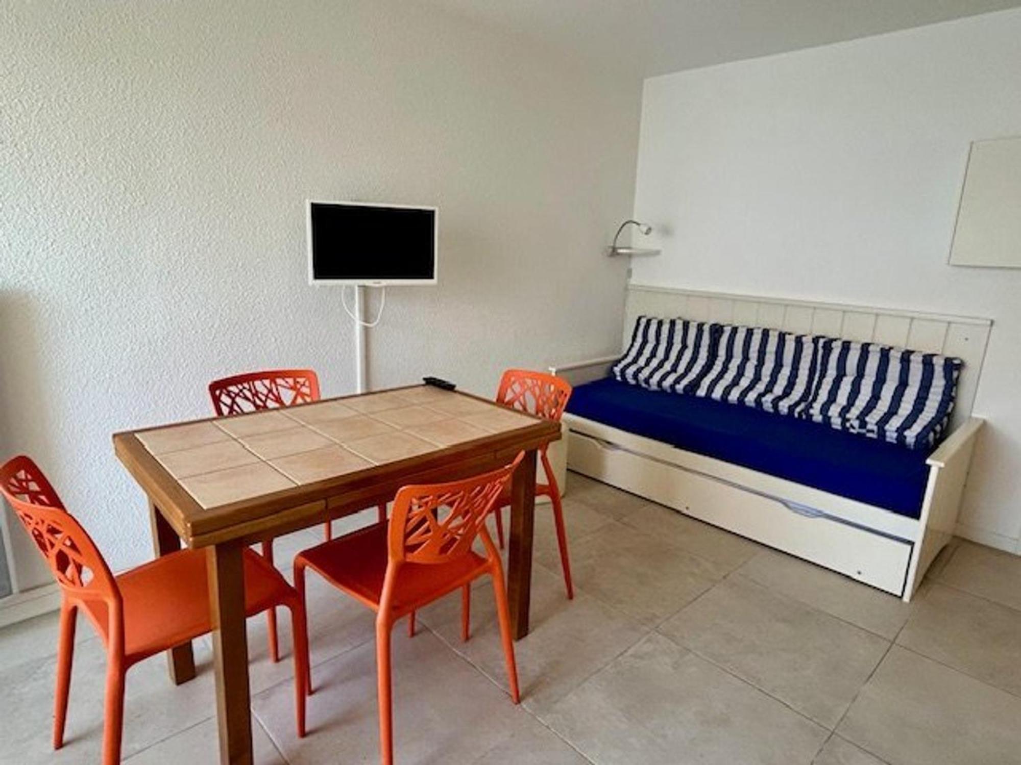 Appartement T2 A Royan, 4 Pers., Proche Plage Et Commerces, Parking, Balcon, Confortable Et Equipe - Fr-1-494-60 Εξωτερικό φωτογραφία